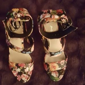 New Ann Michelle floral heels